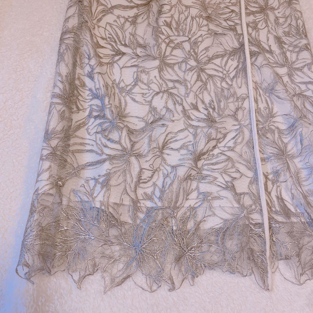 Apuweiser-riche アプワイザーリッシェ　ライン刺繍タイトスカート