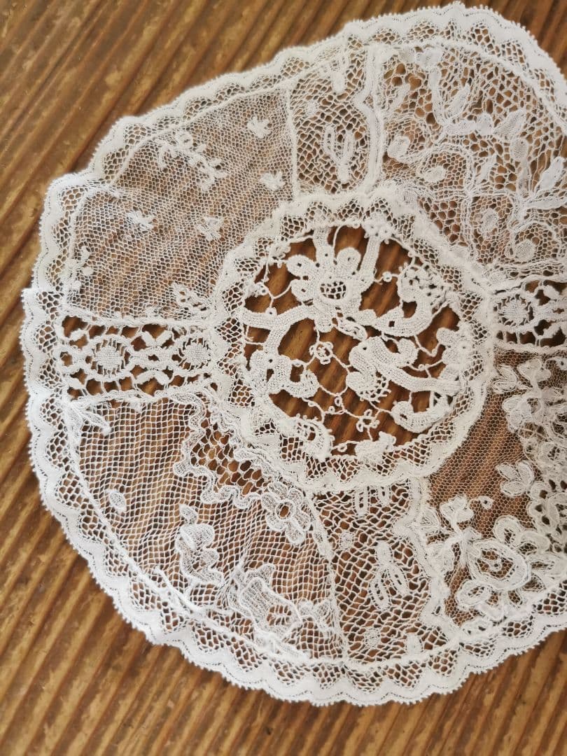 アンティークノルマンディーレースドイリー ベドフォドシャー アランソン コラリン