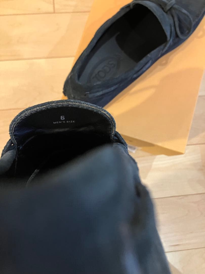 TOD'S ネイビー スエード モカシン