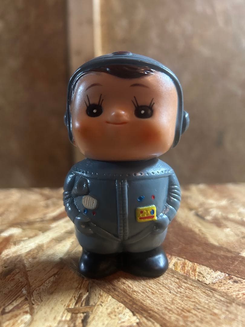 W/激レア　昭和レトロ　滋賀銀行　当時物　ソフビ　しがちゃん　貯金箱　宇宙服 ①