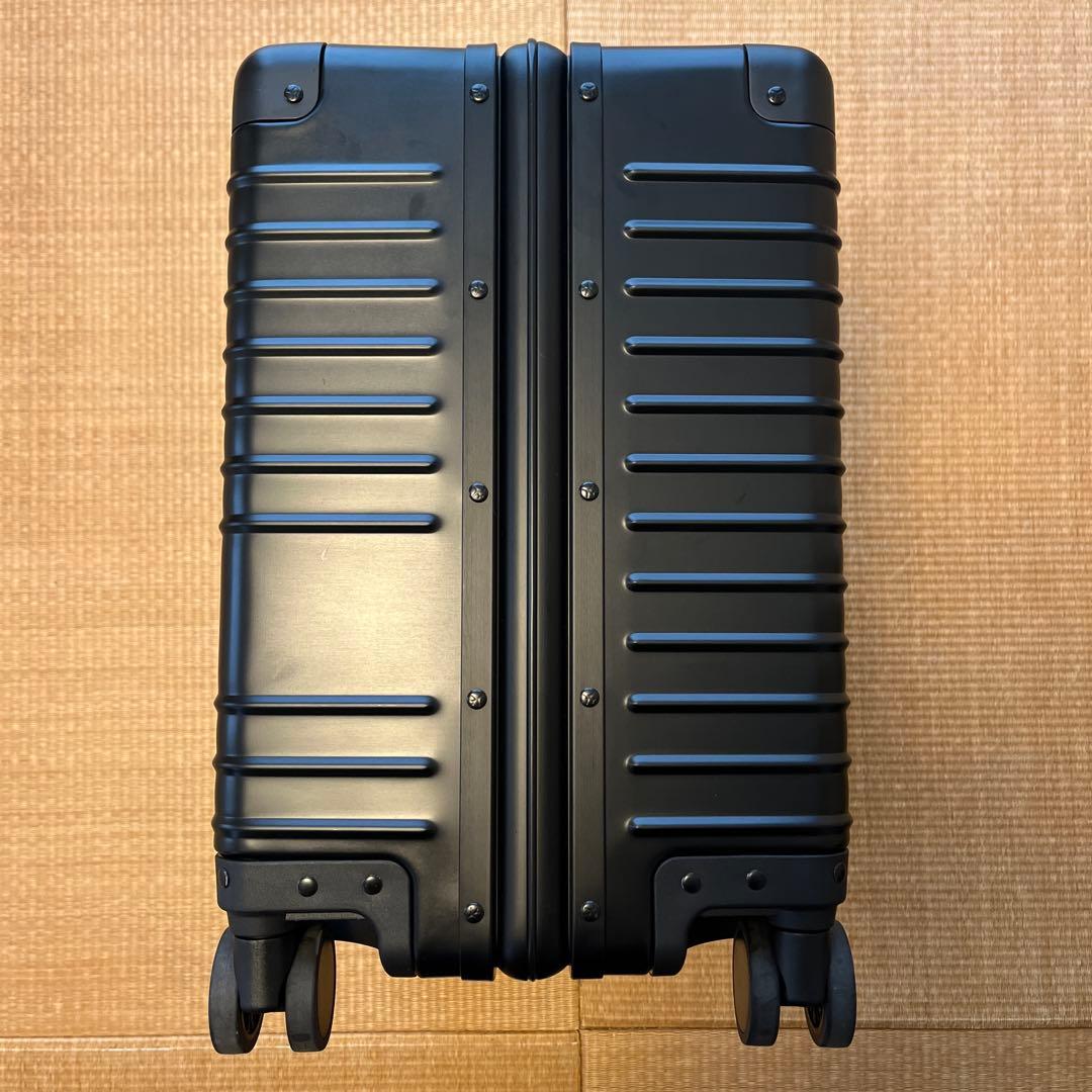 イノベーター アルミ スーツケース 42l ブラック