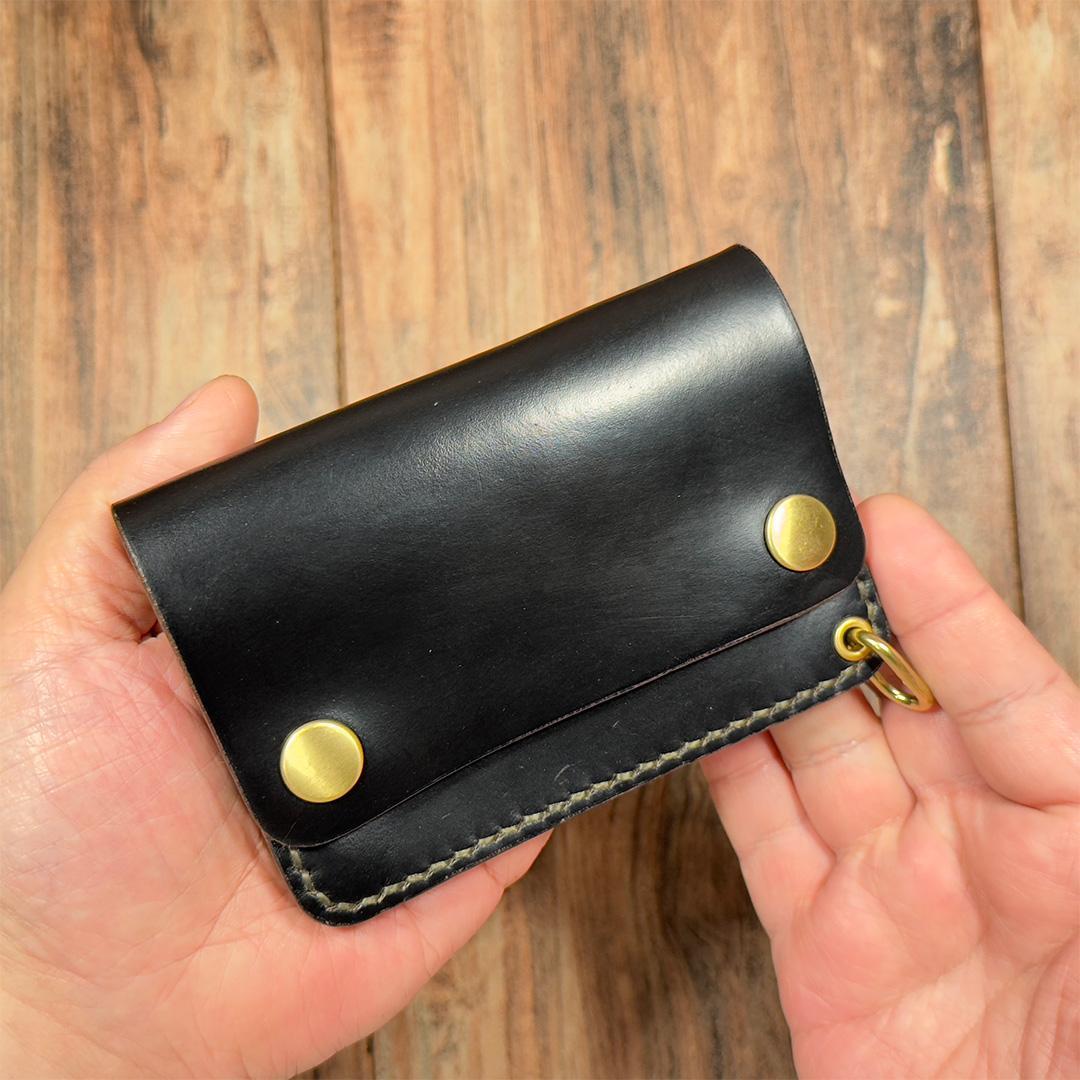 【ブラック茶芯】手縫いショートトラッカーウォレット（クロムエクセル使用）