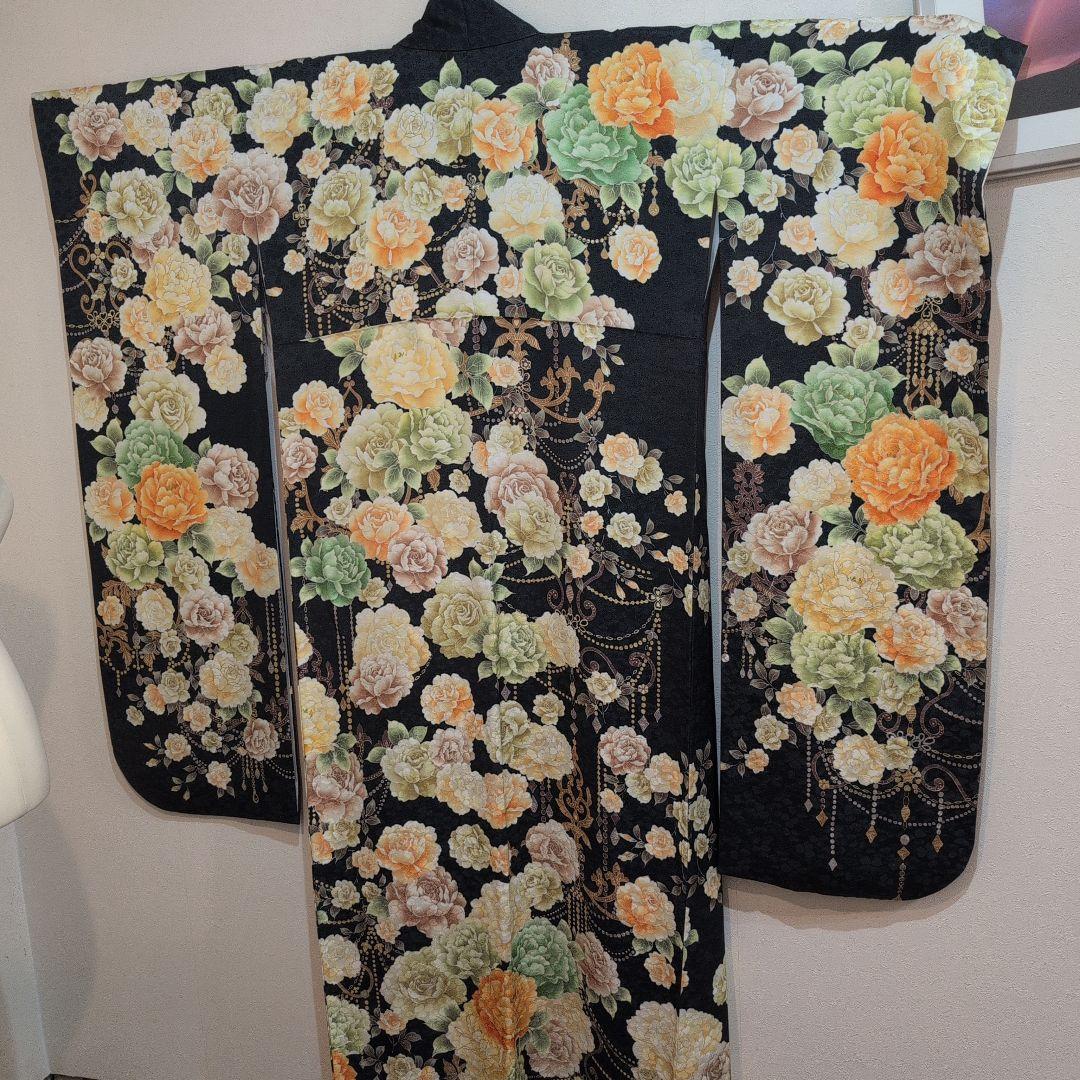 【現代柄】振袖 黒地 豪華な薔薇の花柄 Ｌ〜LＬサイズ１７０センチ