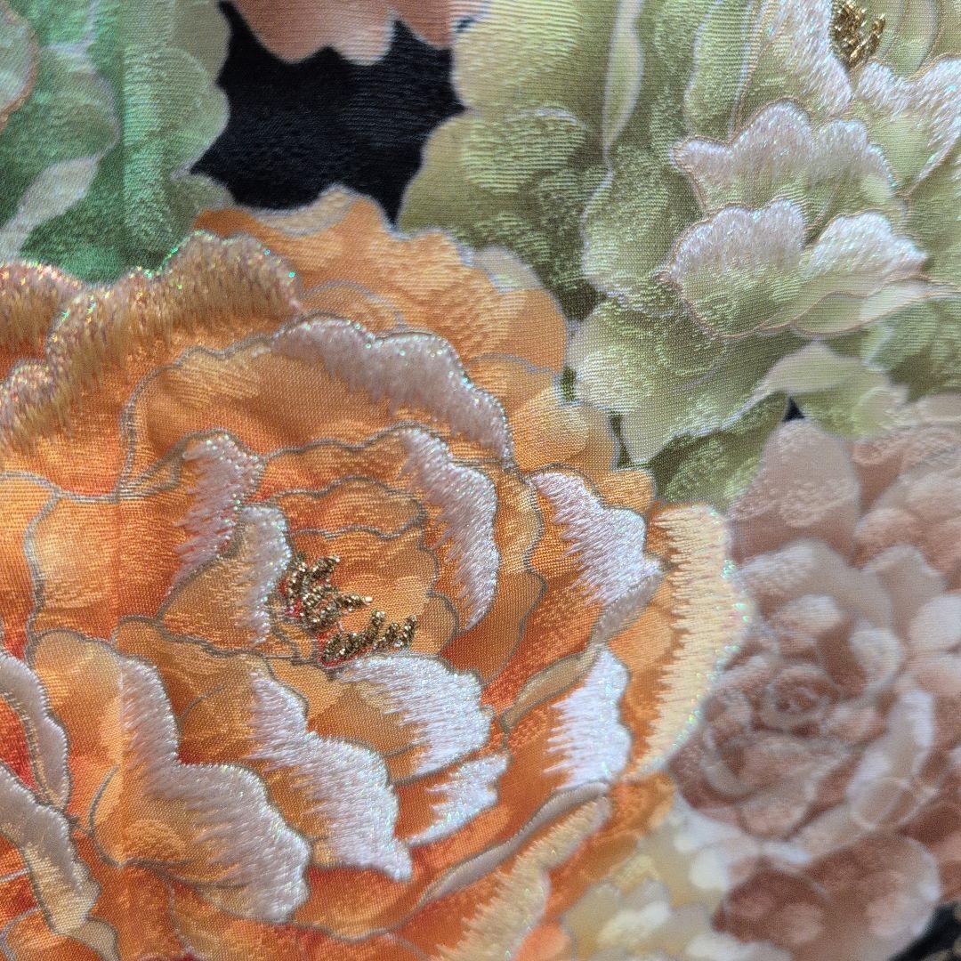 【現代柄】振袖 黒地 豪華な薔薇の花柄 Ｌ〜LＬサイズ１７０センチ