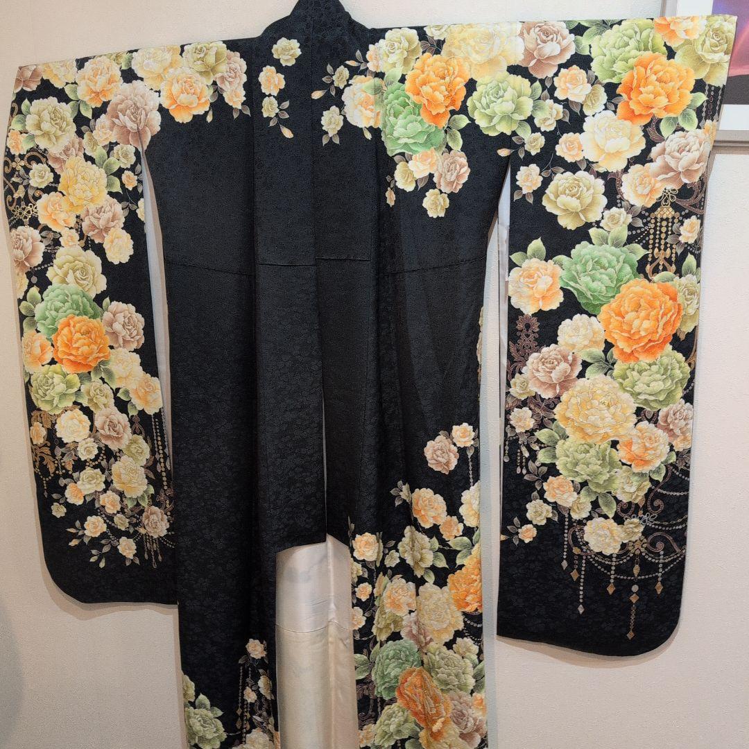 【現代柄】振袖 黒地 豪華な薔薇の花柄 Ｌ〜LＬサイズ１７０センチ