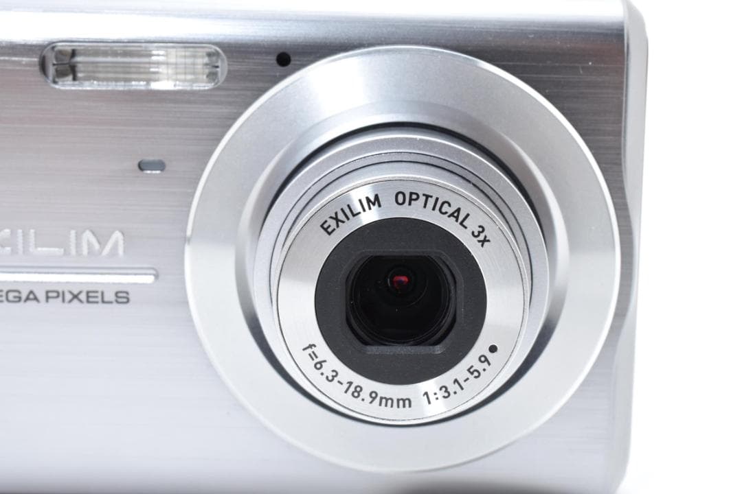 ■ ほぼ新品 ■ カシオ 　CASIO EXILIM EX-Z75 シルバー