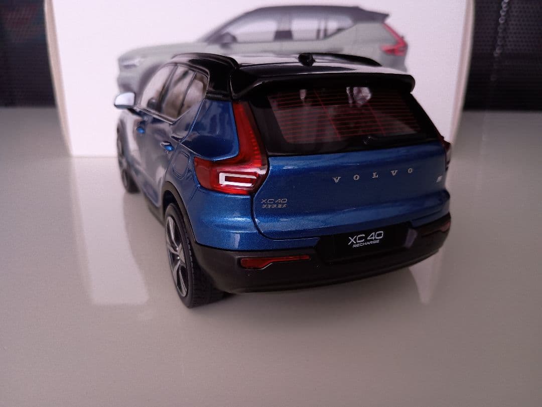 ボルボ特注 Paudi ボルボ Volvo XC40 R-DESIGN 1/18