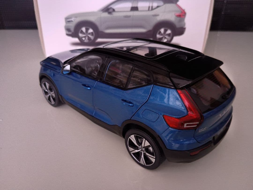 ボルボ特注 Paudi ボルボ Volvo XC40 R-DESIGN 1/18