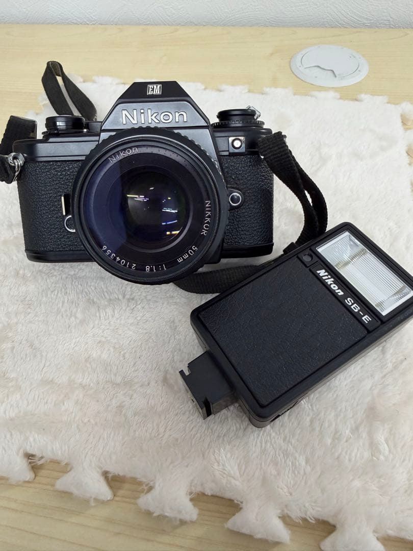 Nikon EM 一眼レフカメラ NIKKOR 50mm f/1.8