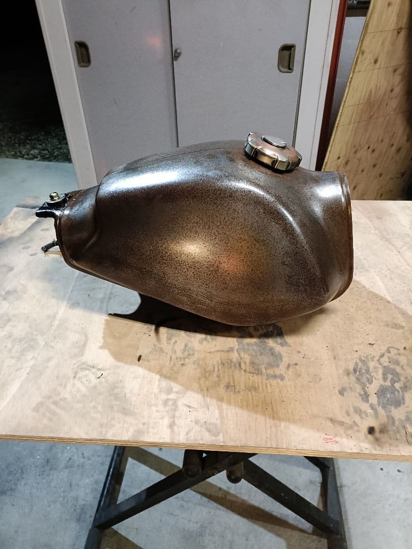 ftr223 純正タンク