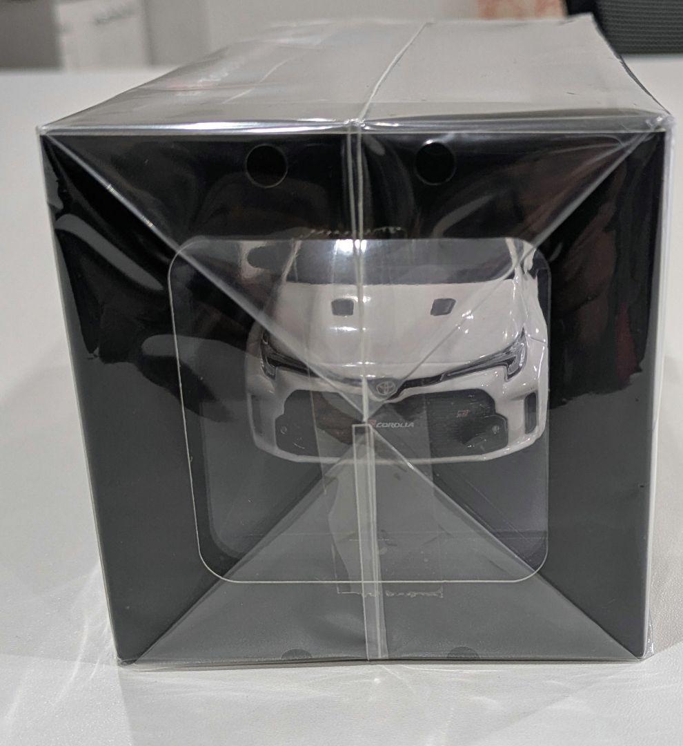 トヨタGRカローラ カラーサンプル ミニカー　スーパーホワイト(040)