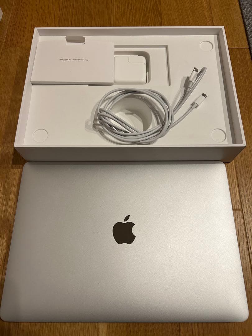 【美品・おまけ付】MacBook Air 13インチ シルバー