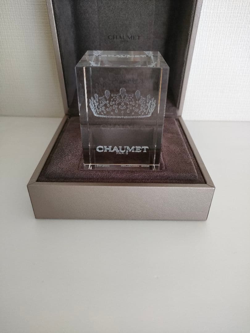 セール★新品未使用ショーメ☆ティアラ ロゴ クリスタルペーパーウェイト オブジェ
