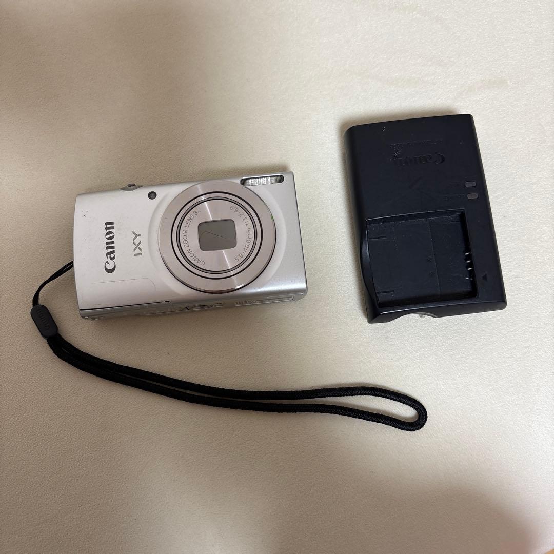 Canon IXY コンパクトデジタルカメラ 本体とバッテリー