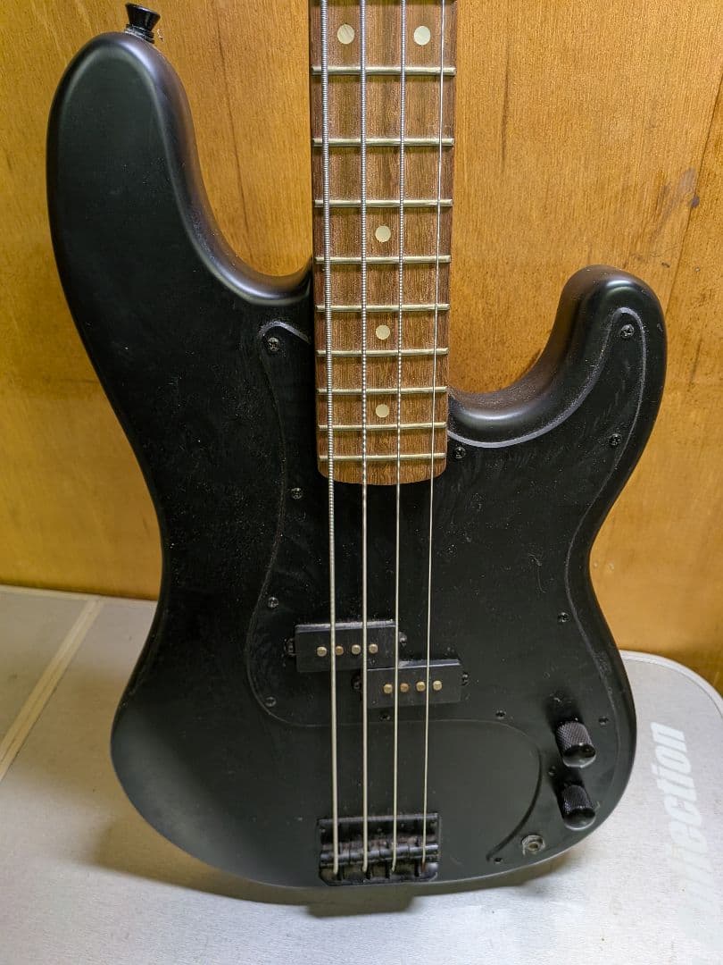SELDERマッドブラック 4弦エレキベース