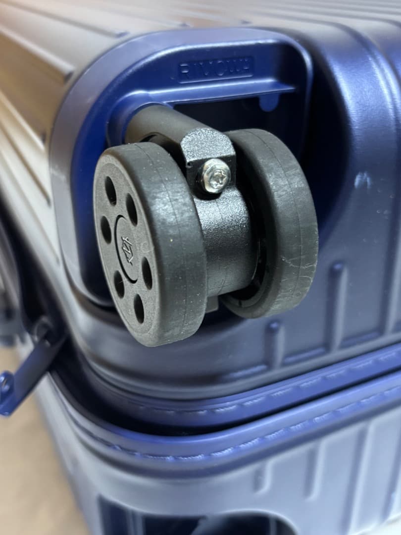 RIMOWA リモワ　エッセンシャル　　36L マットブルー