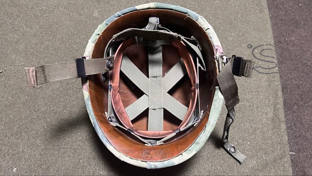 【実物】ヘルメット 米軍 ベトナム戦争M1 軍幕 ミッチェルパターン