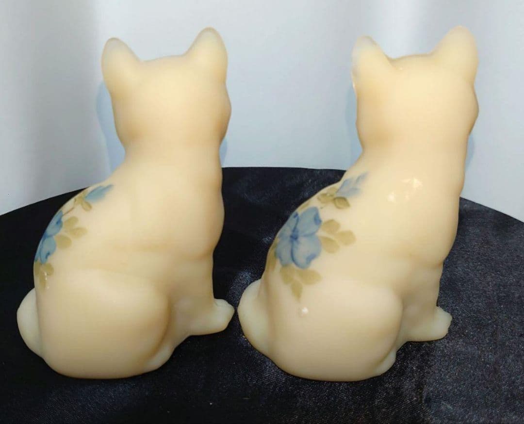 FENTON 花柄 カスタードサテンガラス 2つセット 1匹耳負傷