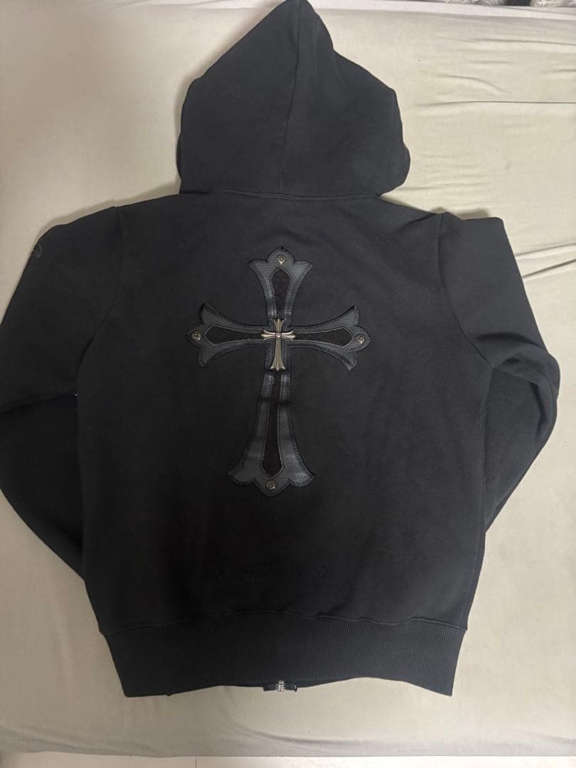 クロス刺繍付き黒パーカー パーカー 十字架 y2k opium 平成