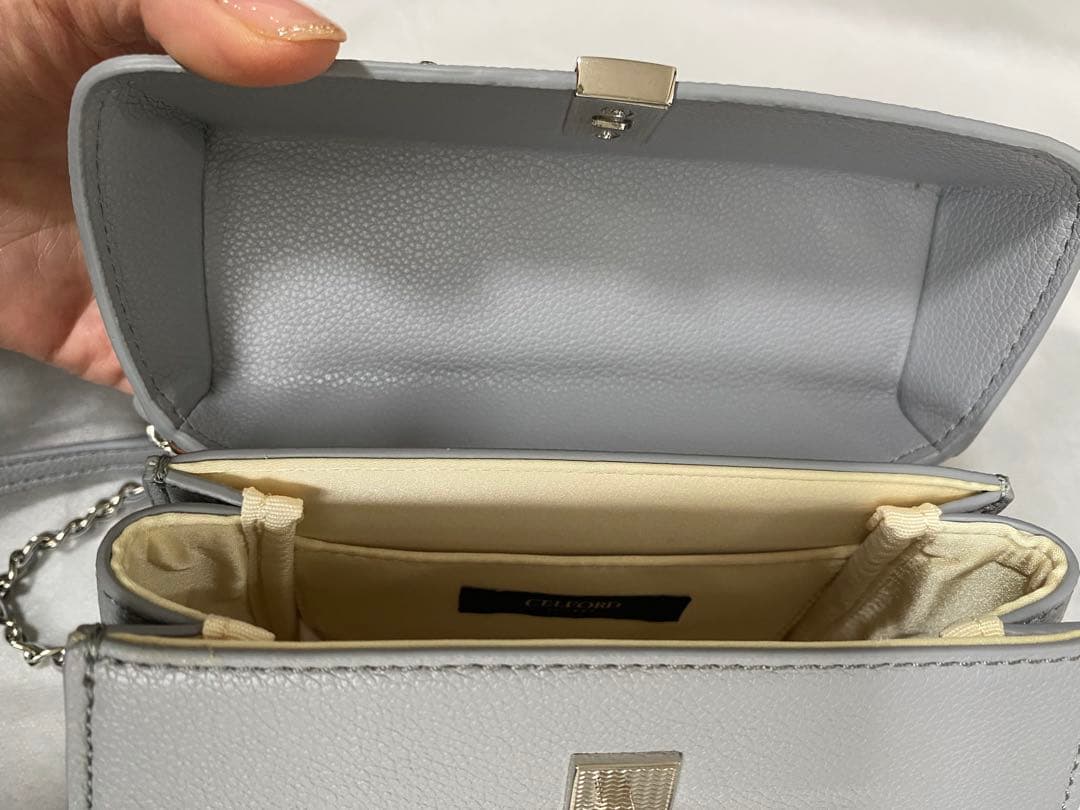 N【リュタン】ビジュースタッズポシェット　セルフォード　DGRY