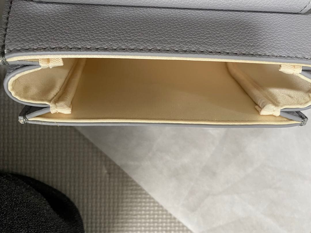 N【リュタン】ビジュースタッズポシェット　セルフォード　DGRY