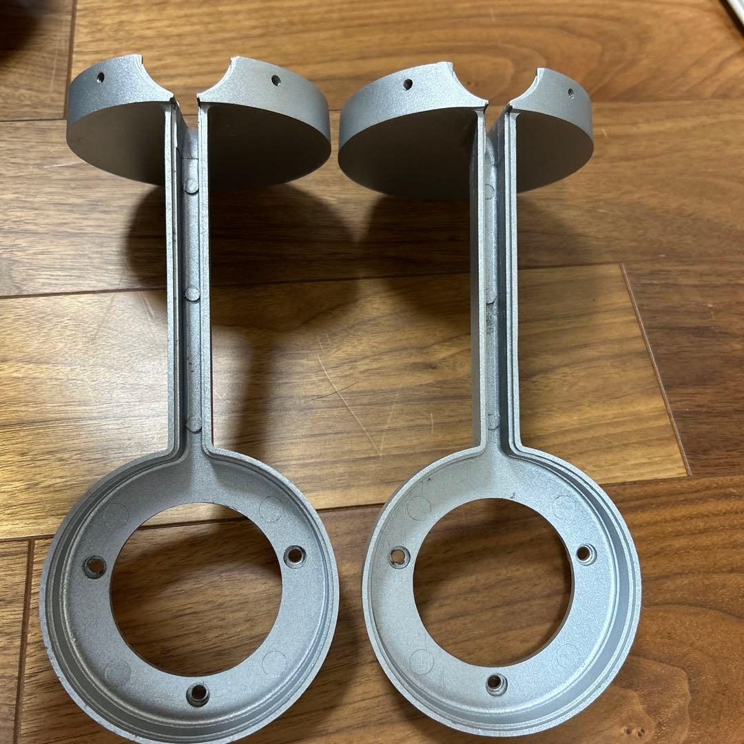 B&O三角スピーカーの壁面設置用台座