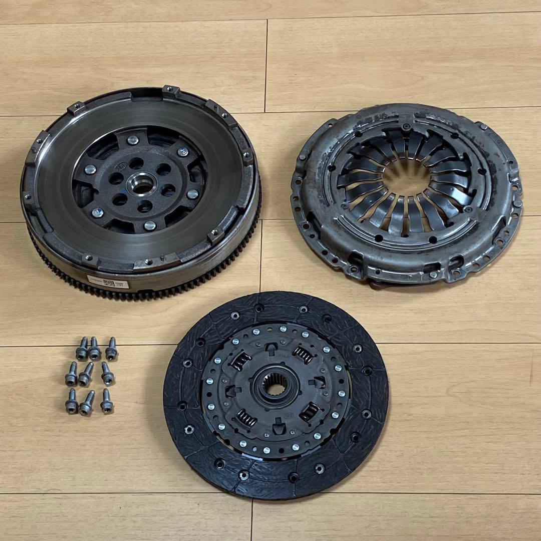 ♦︎美品！♦︎安心の純正品♦︎アバルト595/695♦︎フラホ/クラッチセット♦︎現品限♦︎