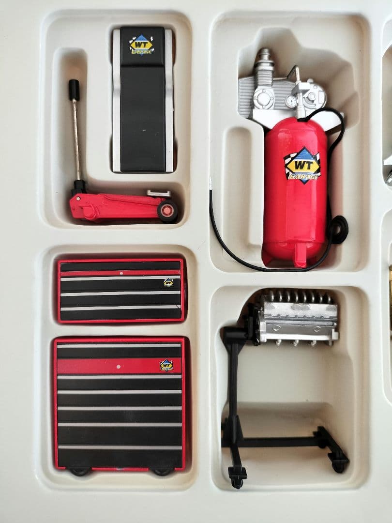 ジオラマ　1：18 ミニカー　ガレージ　工具　ミニチュア　ダイキャストモデル