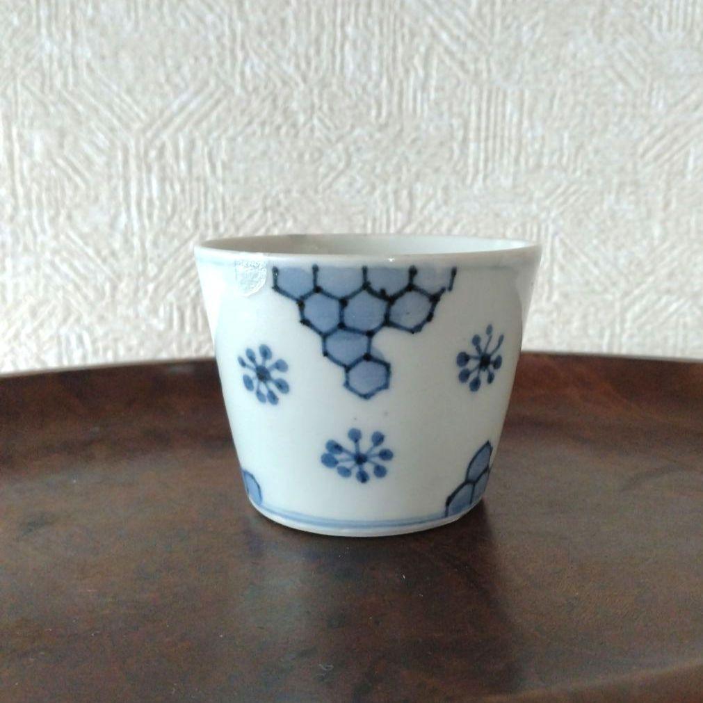 古伊万里染付苺と亀甲文蕎麦猪口