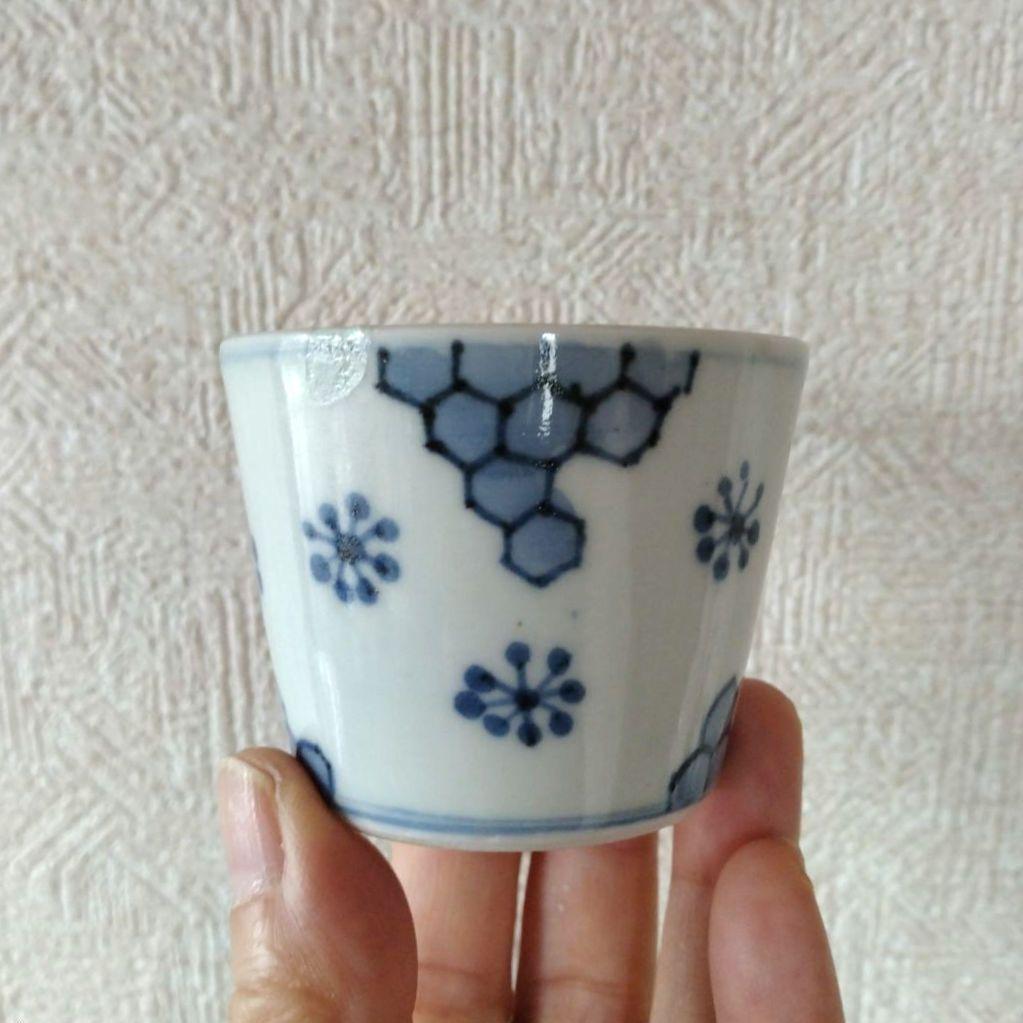 古伊万里染付苺と亀甲文蕎麦猪口