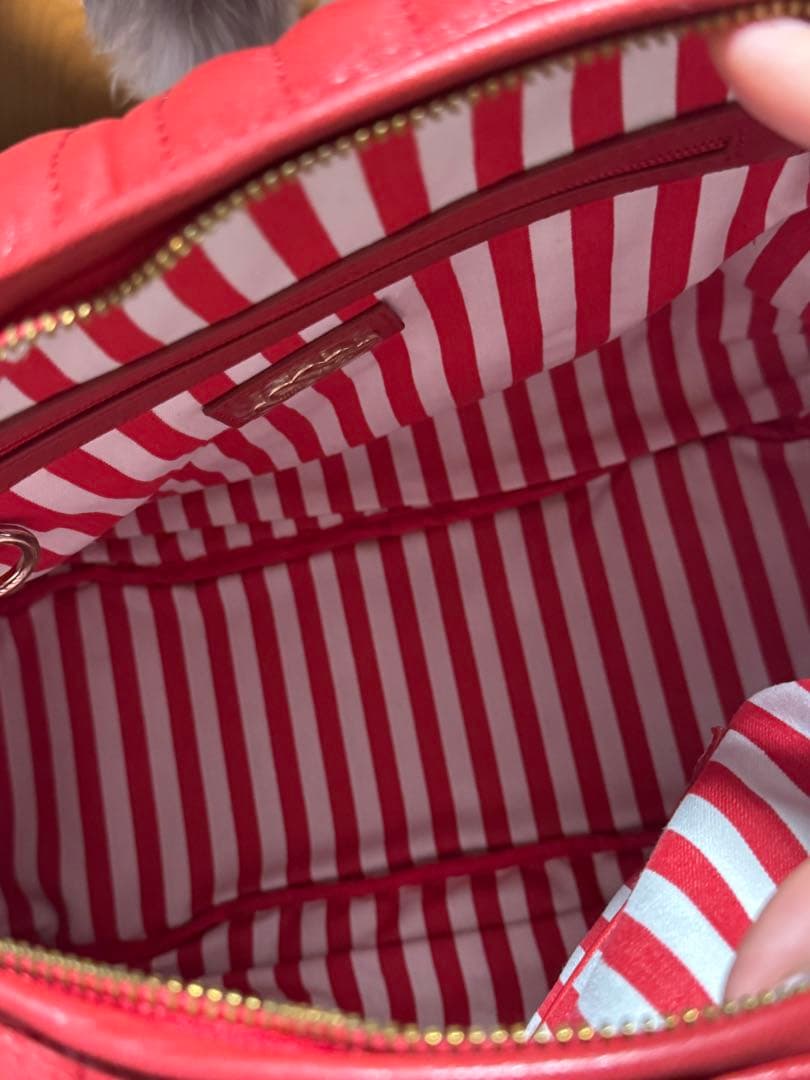 ムータ　赤 ショルダーバッグ