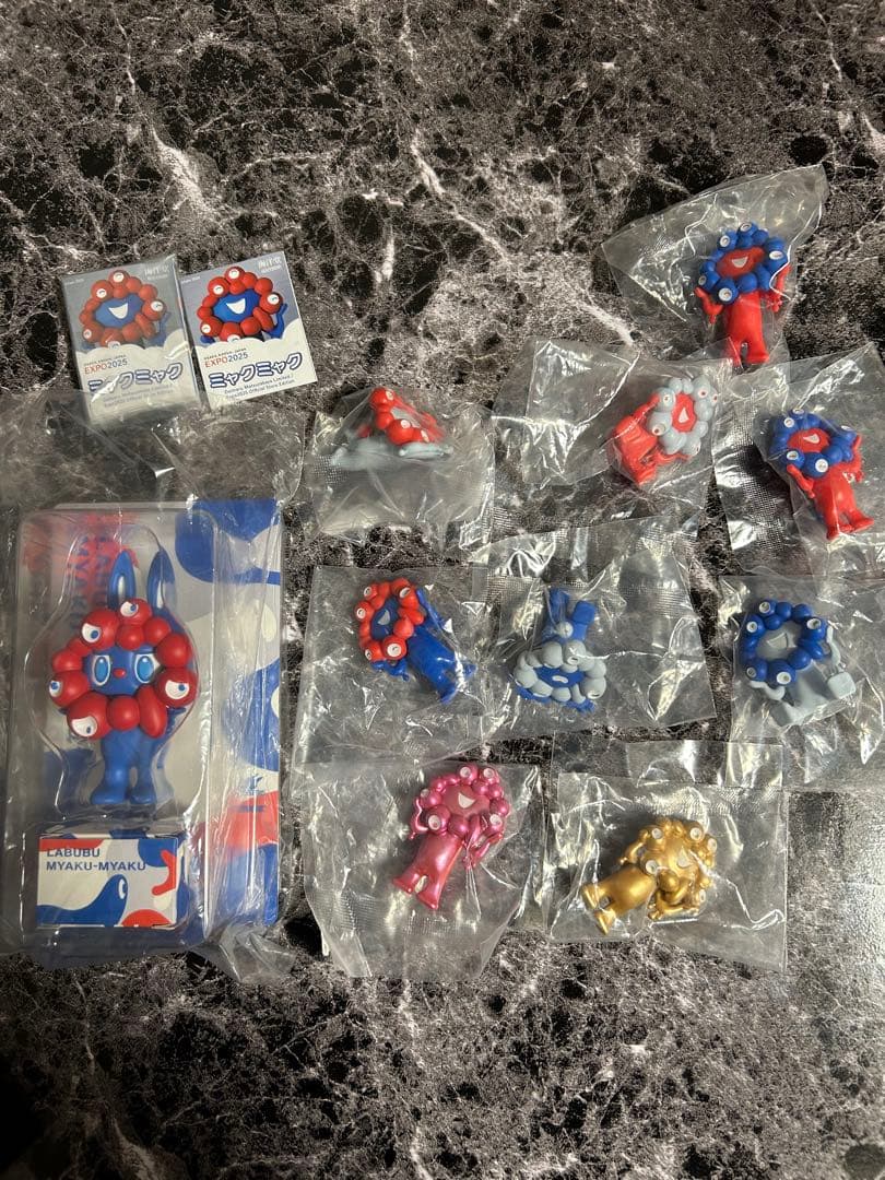 【非売品】【関西万博】ラブブミャクミャク& 海洋堂カプセルフィギュア全種　最安値