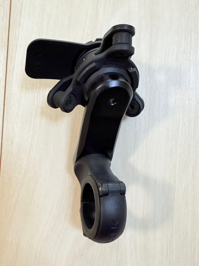 QUADLOCK PRO ＋ iPhone16プロケース　クアッドロック　プロ