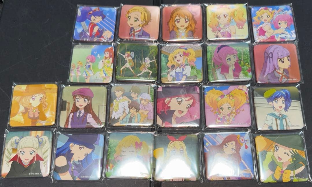 劇場版アイカツスターズ　ねらわれた魔法のアイカツカード　すくえあくる缶バッジ