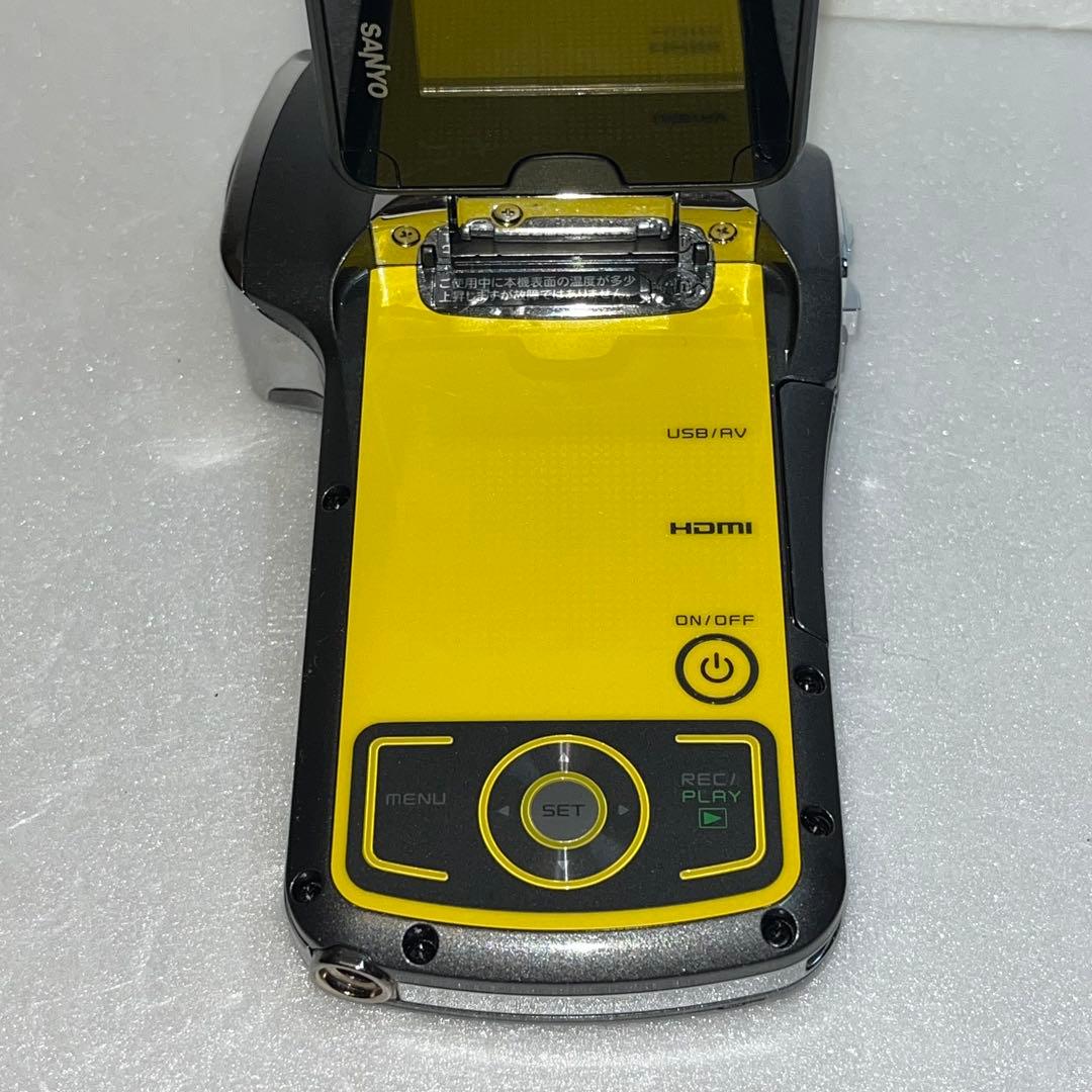 ☆人気美品☆SANYOデジタルムービーカメラXacti DMX-CA100Y