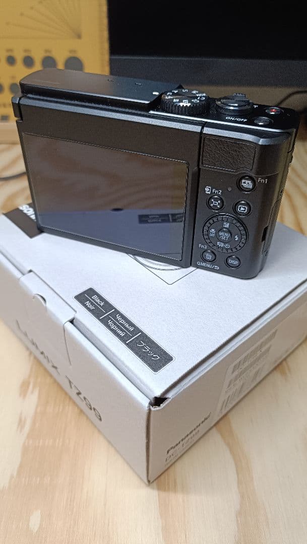 Panasonic LUMIX TZ99 コンパクトデジタルカメラ