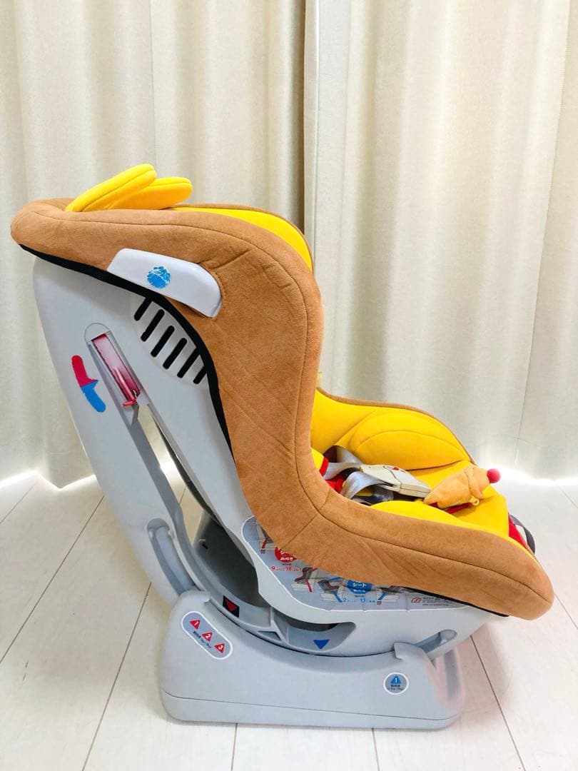 西松屋　くまのプーさん　チャイルドシート　キッズ　ベビー　ディズニー