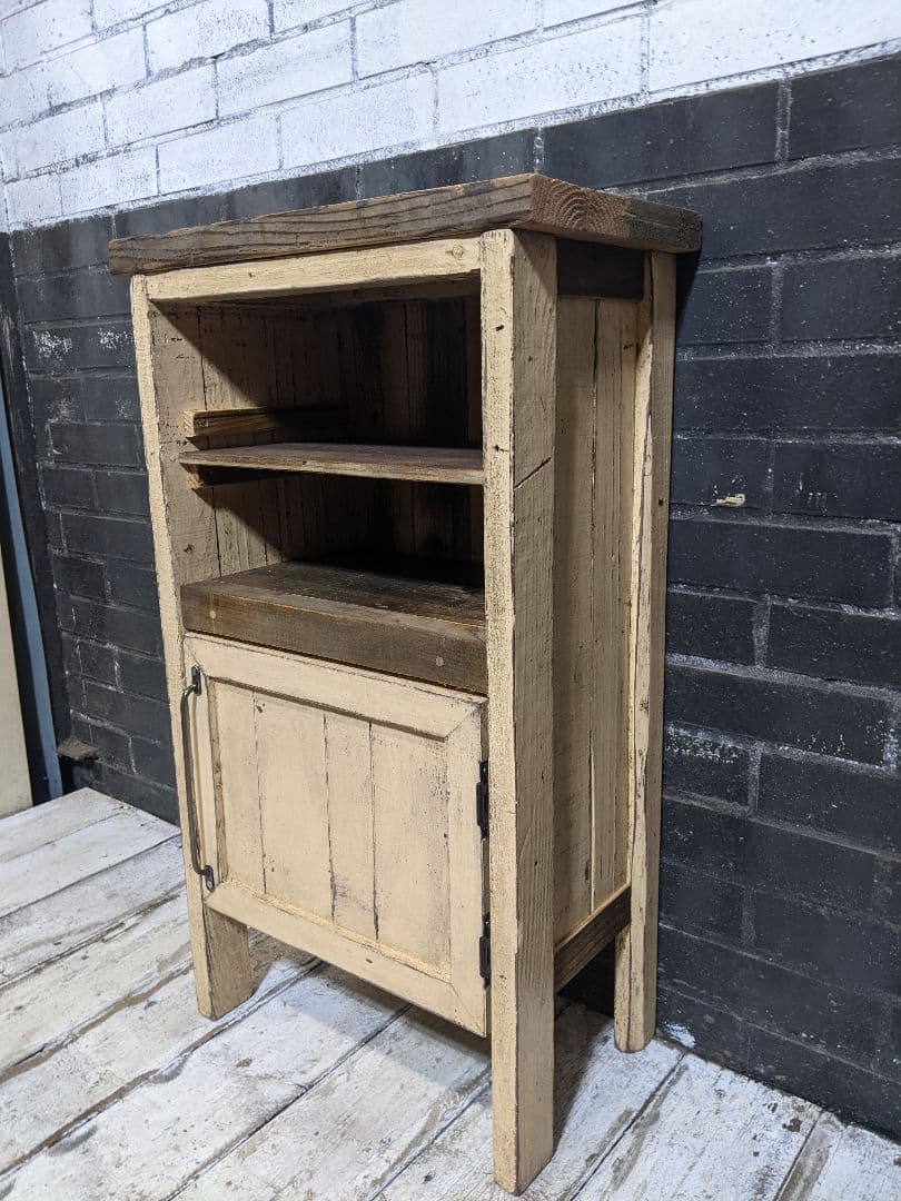 ちか　古材飾り棚　クリーム色