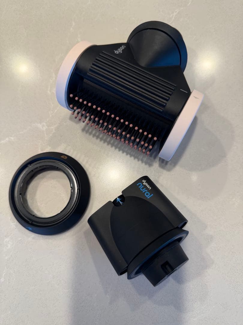 Dyson Supersonic ドライヤー HD16 定価: 53,800円