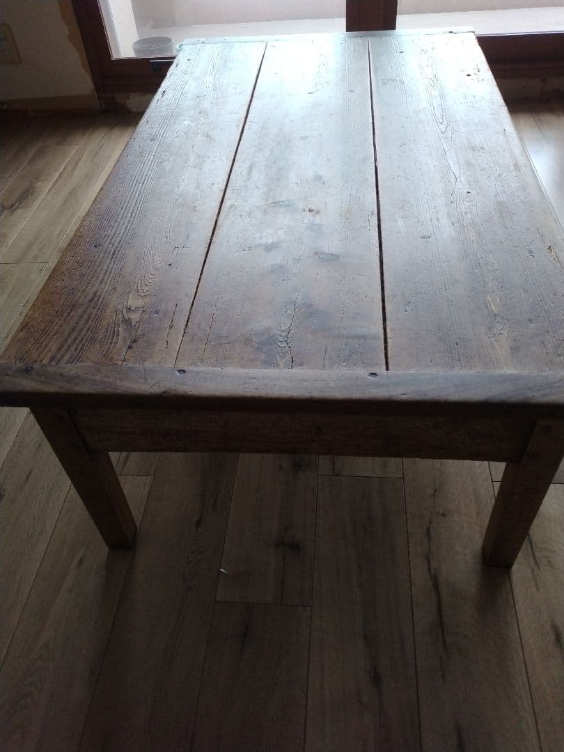 とらです。　フランスアンティーク　カフェテーブル　ローテーブル