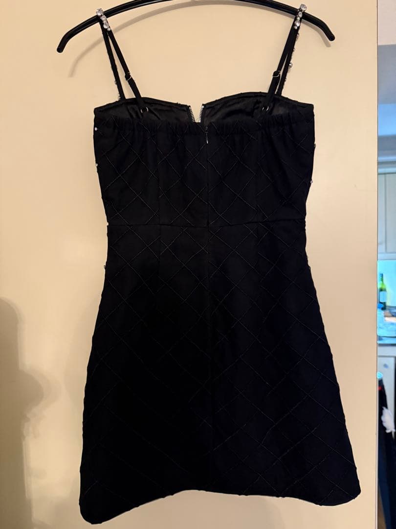 ローブドフルール ビジュー装飾付きブラックドレス