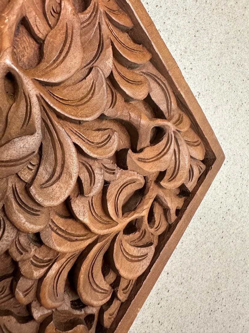 アジアン雑貨 木製 壁掛け(バリ島産、一刀彫り、扁額)