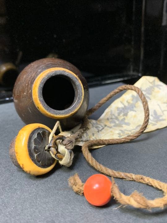 根付け　木製 印籠　サンゴ骨董煙草入れ　時代提げ物　民藝　古民具