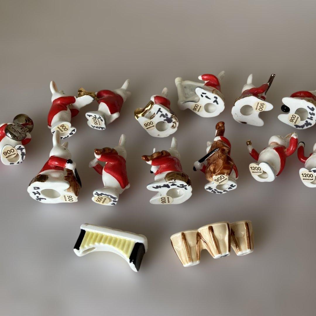 ウサギのオーケストラ　音楽を演奏するウサギの置物　アンティーク