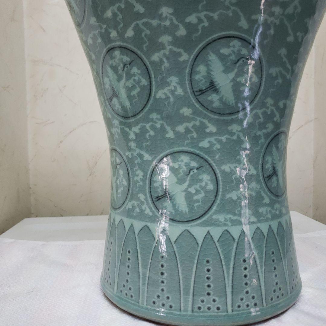 Ｂフライデー蔵出し特価　青磁 鶴模様 陶器 花瓶　作家物海剛作桐箱あり48cm