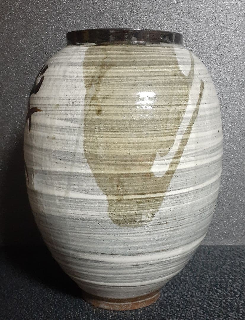 日本工芸会正会員　益子焼【武田敏男】作　刷毛目　竜胆文　花瓶　共箱　師　田村耕一