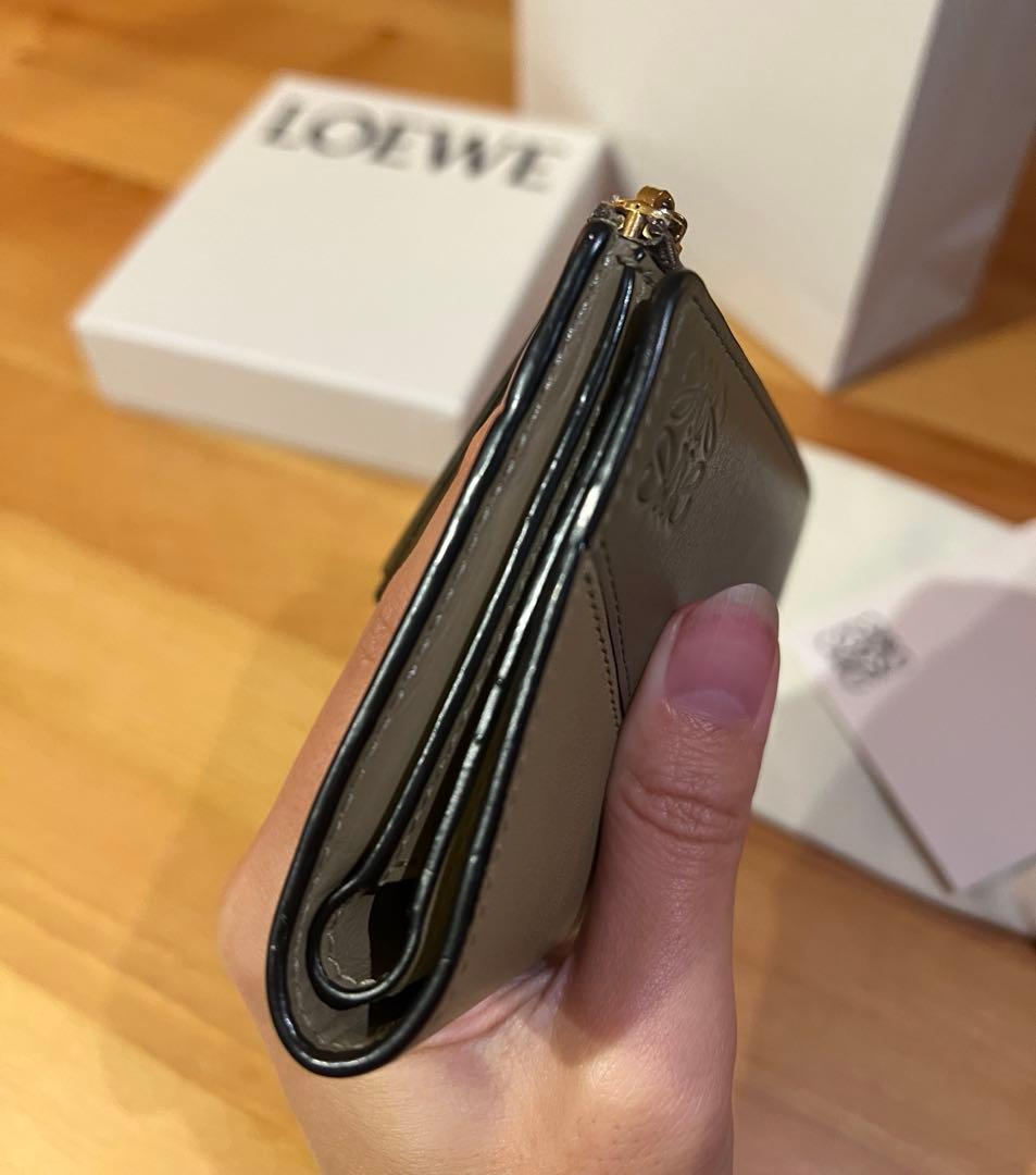 LOEWE 二つ折り財布 美品