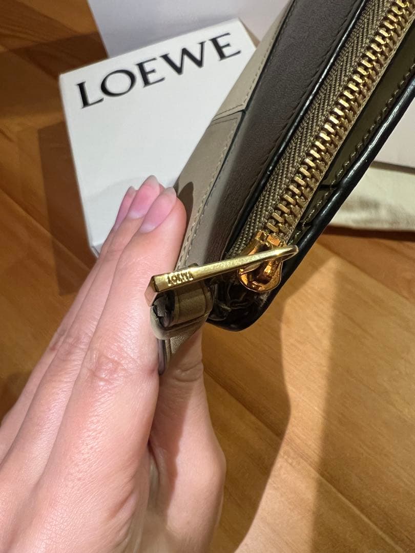 LOEWE 二つ折り財布 美品