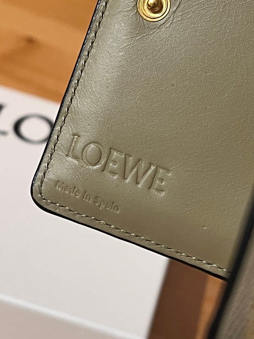 LOEWE 二つ折り財布 美品