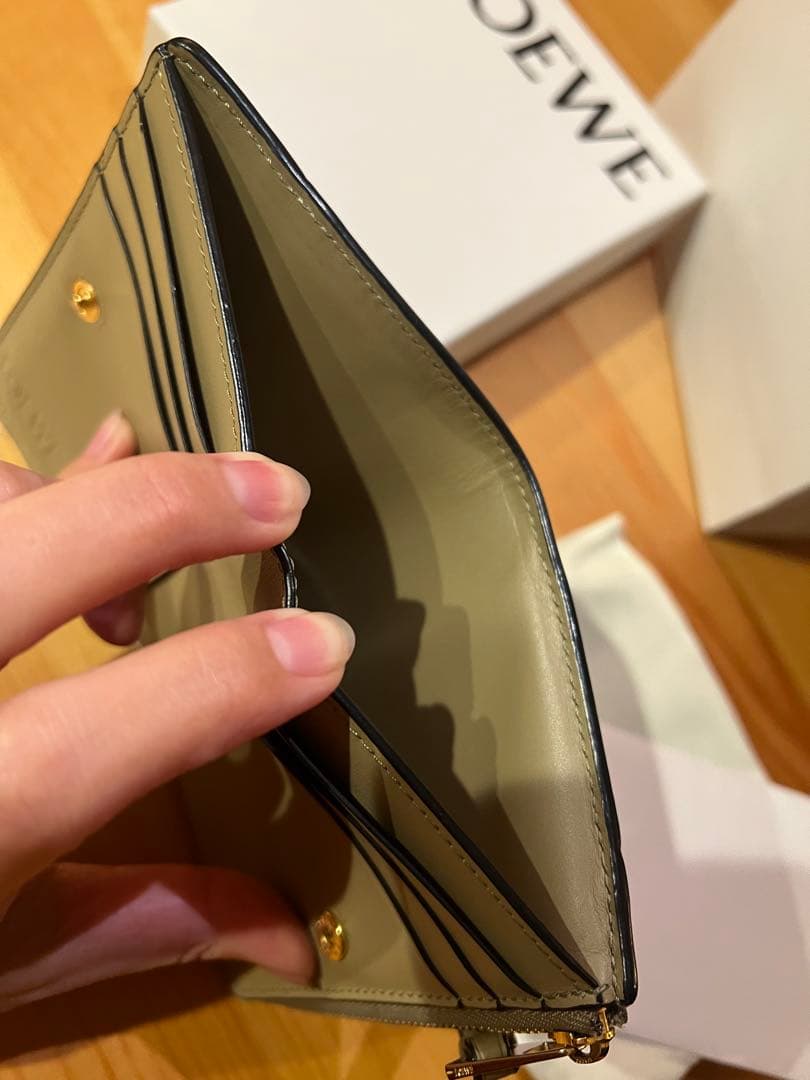 LOEWE 二つ折り財布 美品
